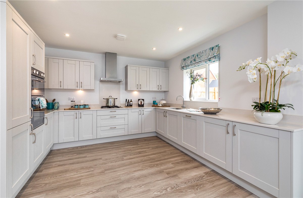 4 bedroom House, Princess Gardens, Bishops Green, RG20 - Available, Image 5