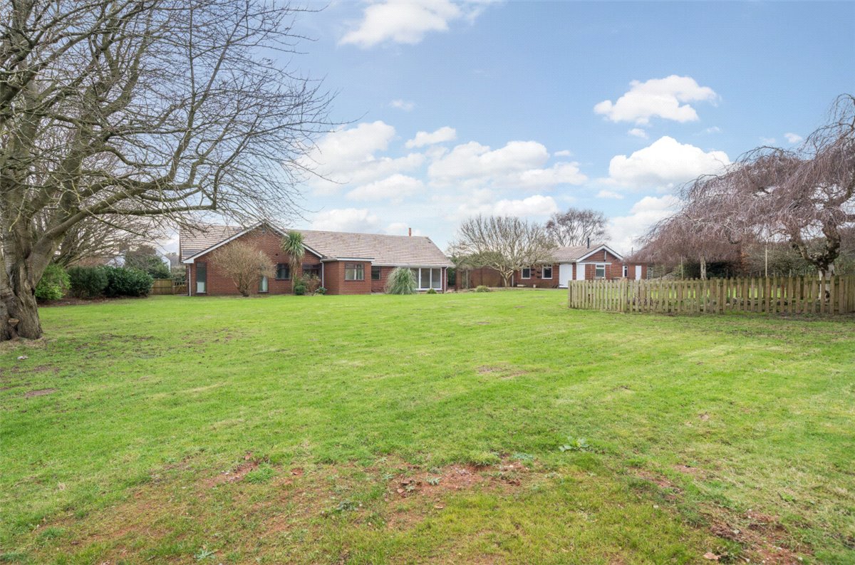 4 bedroom Bungalow, Darnford Lane, Lichfield, WS14 - Available, Image 10