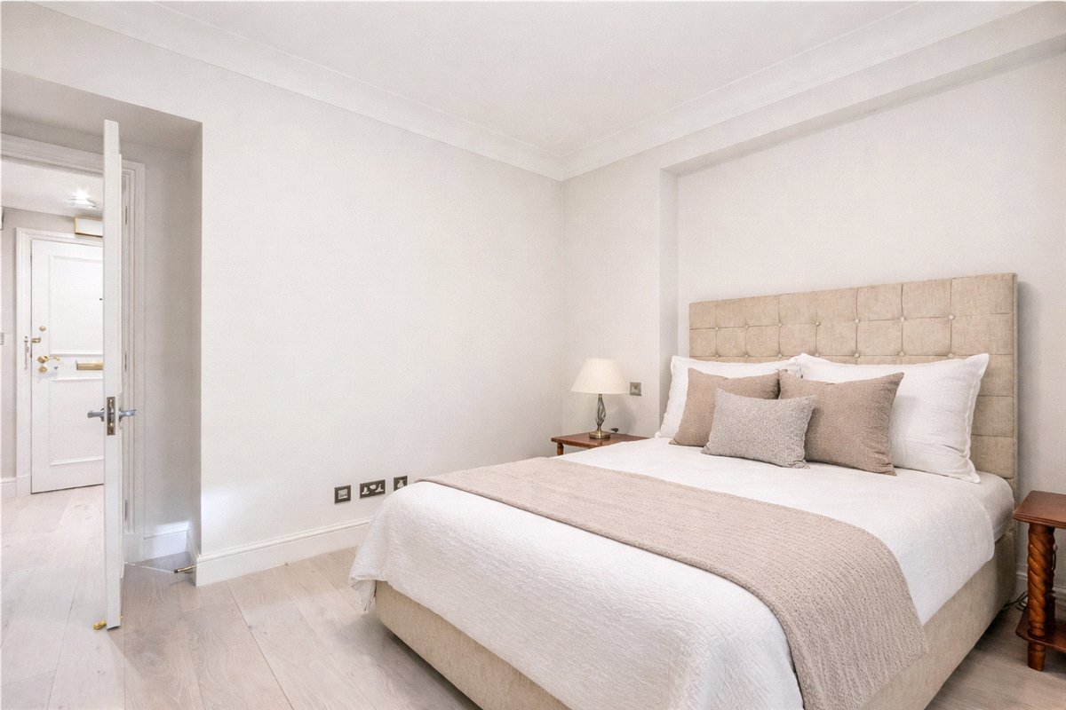 1 bedroom Flat, Park Lane, Mayfair, W1K - , Image 10