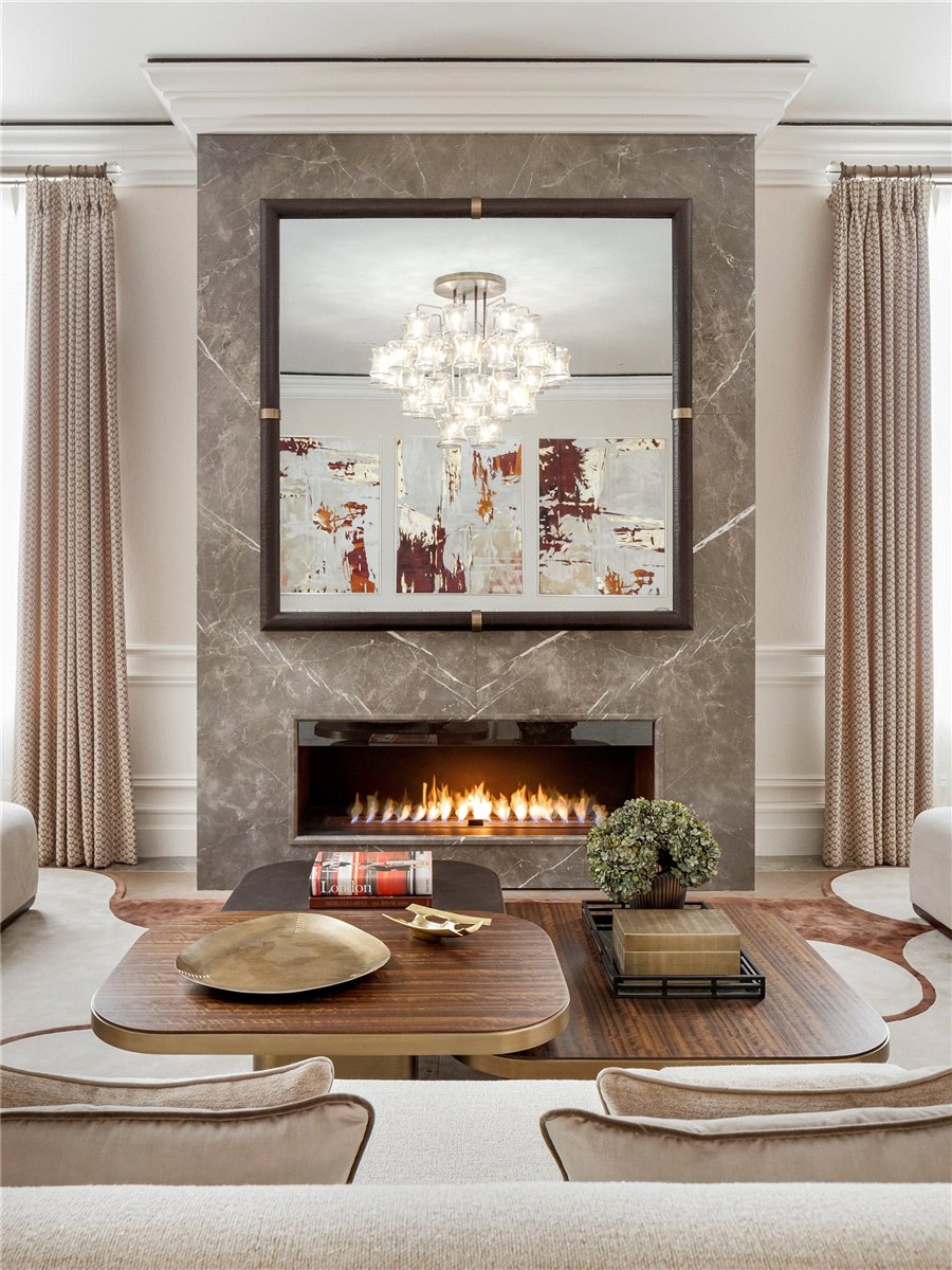 3 bedroom Maisonette, Pont Street, Knightsbridge, SW1X - Available, Image 1