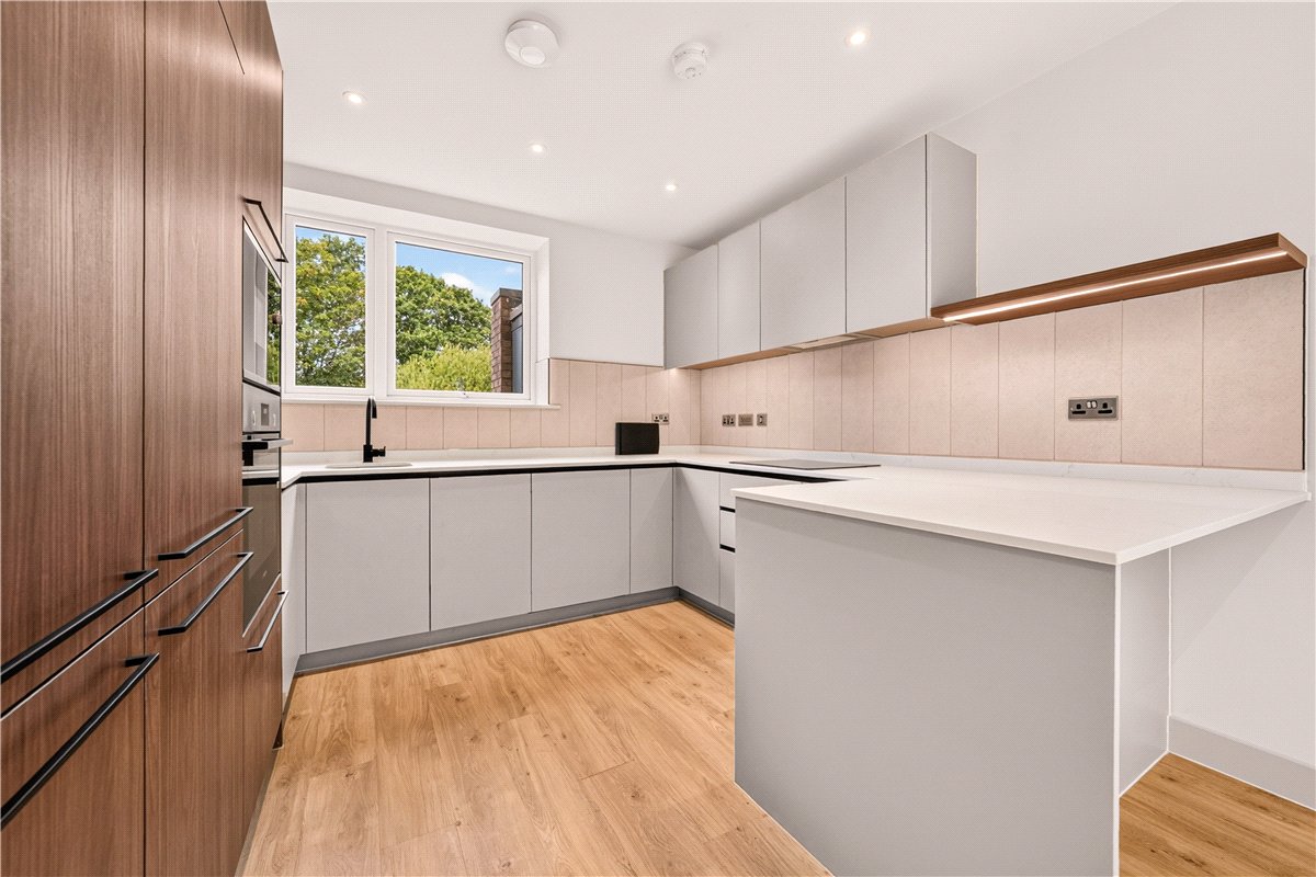 3 bedroom House, Ballast Road, Erith, DA8 - Available, Image 1