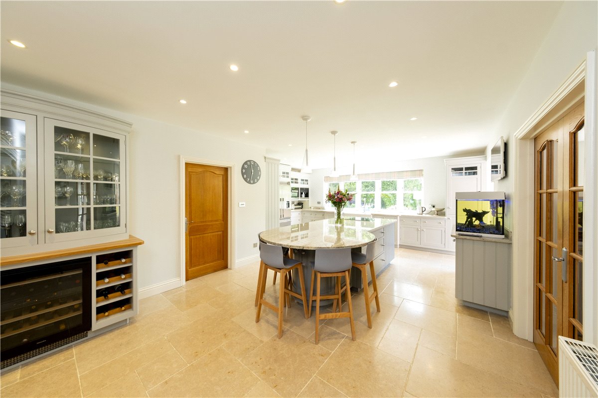 7 bedroom House, Milton Lilbourne, Pewsey, SN9 - Available, Image 4