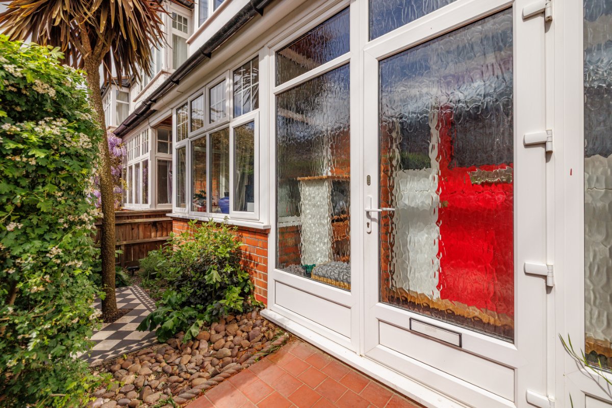 4 bedroom House, Kingsway, London, SW14 - Available, Image 9