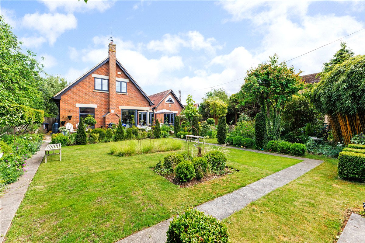 4 bedroom House, Lockeridge, Marlborough, SN8 - Available