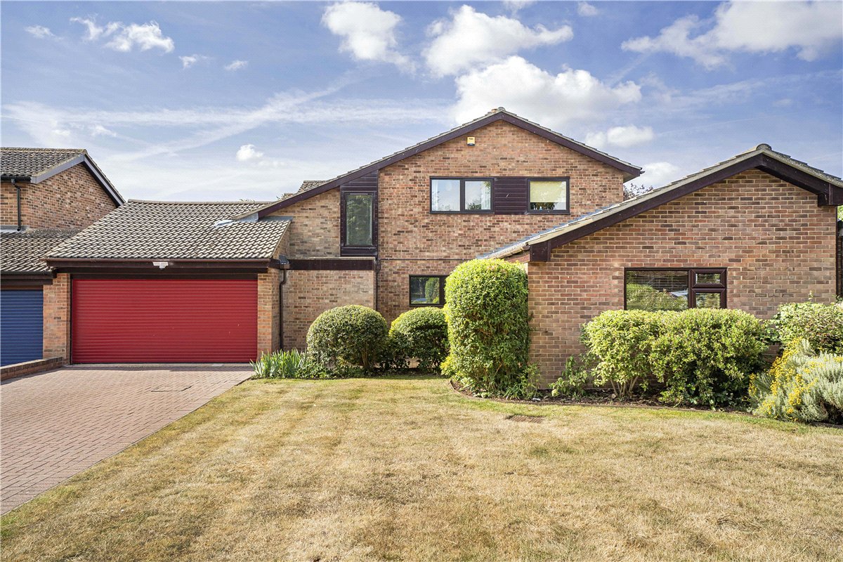 5 bedroom House, Charnocks Close, Gamlingay, SG19 - Available, Image 1