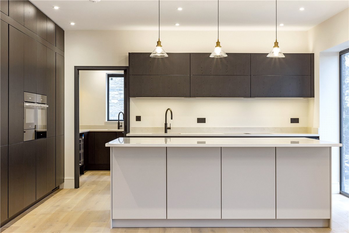 4 bedroom House, Speen Lane, Newbury, RG14 - Available, Image 3