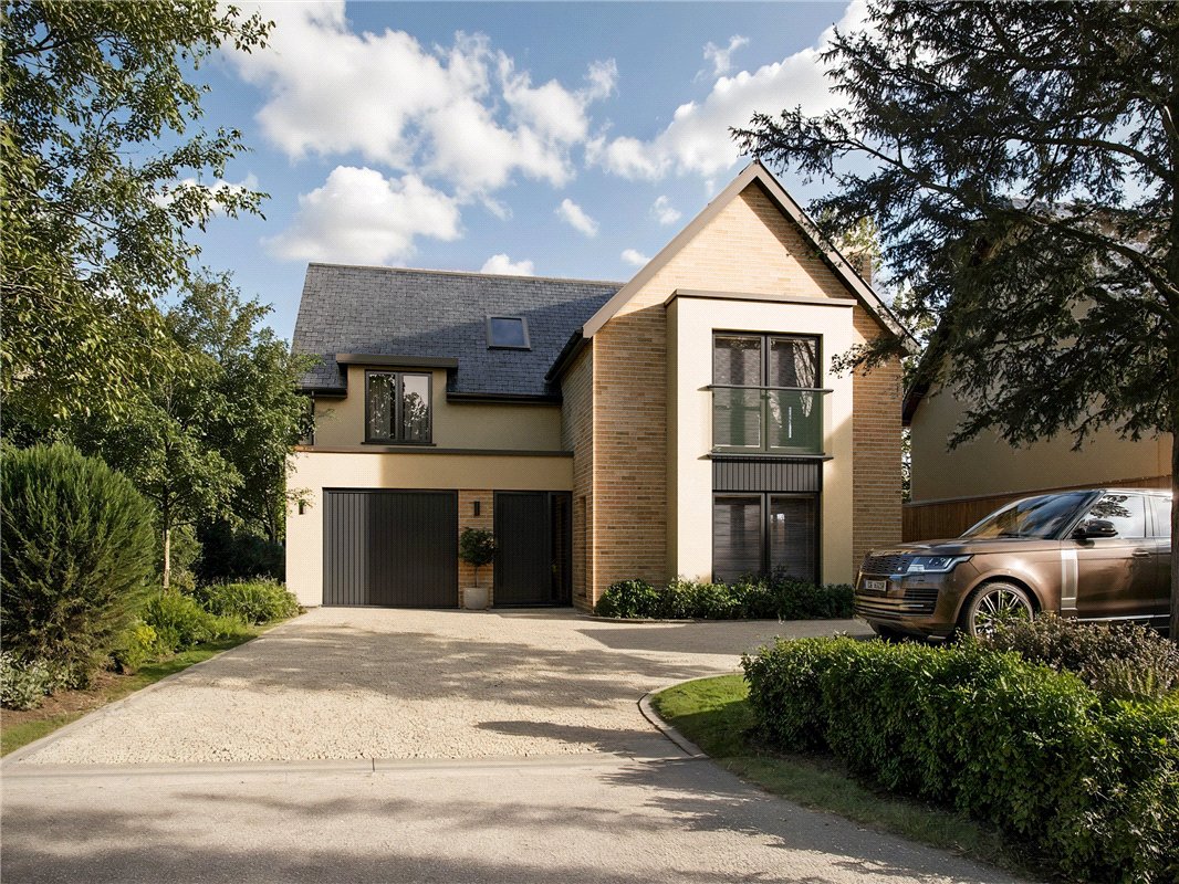 4 bedroom House, Adjacent to 69 Gidley Way, Horspath, OX33 - Available