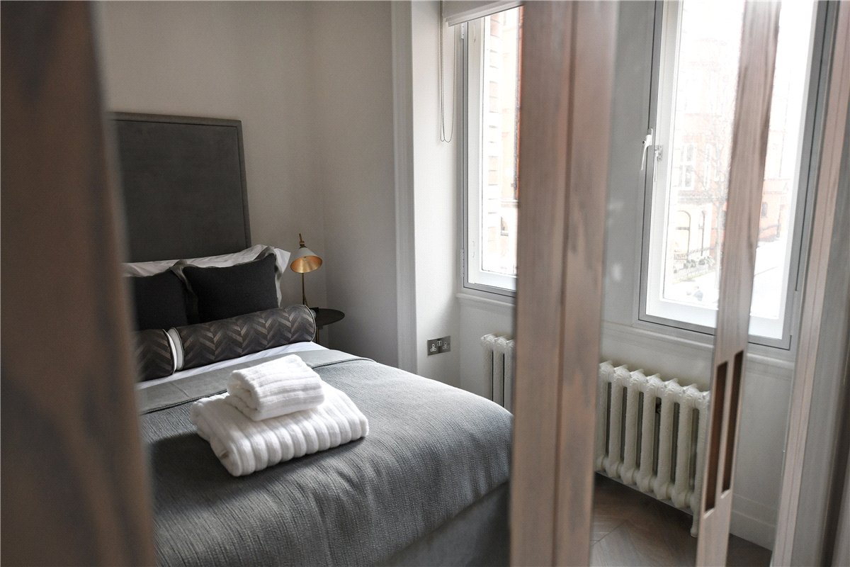 2 bedroom Flat, Mount Street, Mayfair, W1K - Available, Image 14