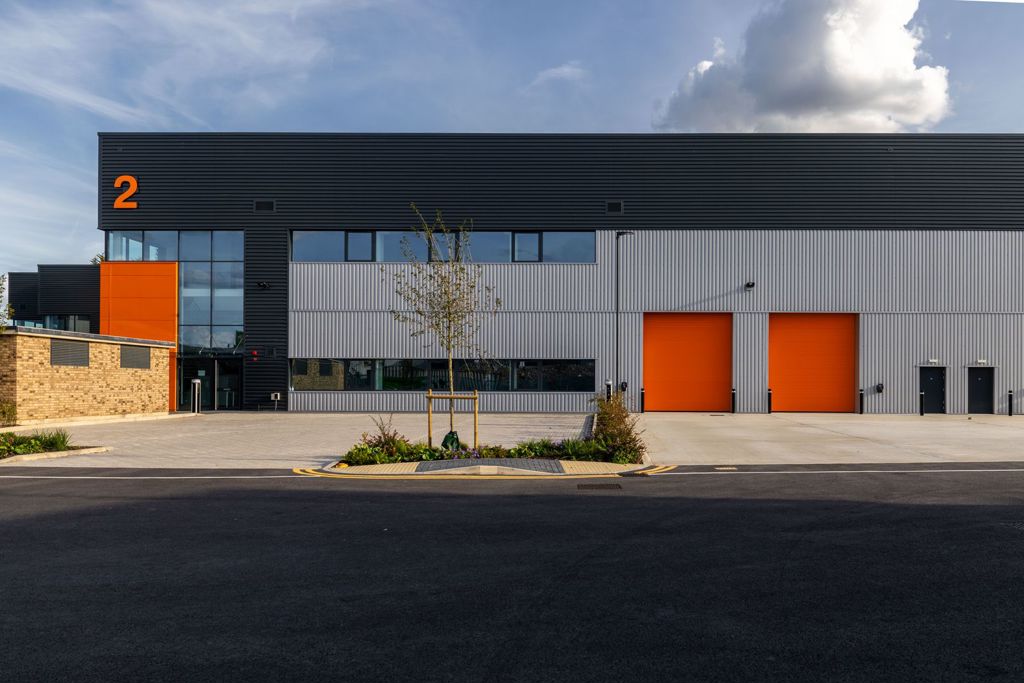 7072 to 77339 Sq Ft, 406 Woodford Green, Essex, IG8 - Available, Image 2