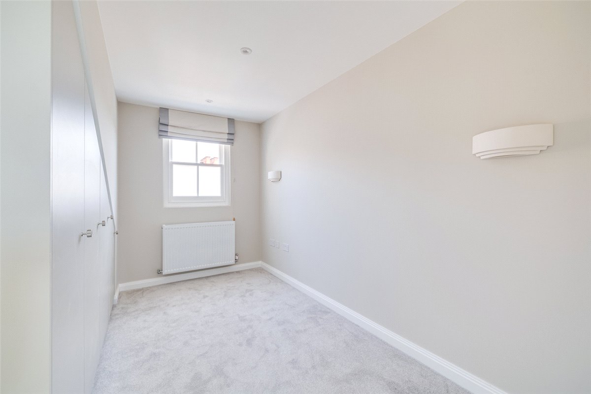 3 bedroom Flat, Colehill Gardens, Fulham Palace Road, SW6 - Let Agreed, Image 2