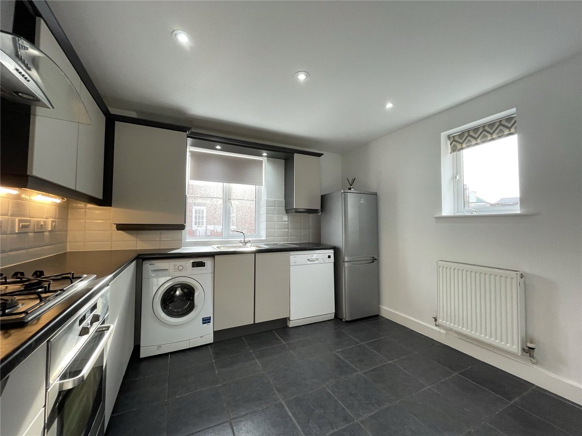 2 bedroom Flat, Regent Court, Thornycroft Close, RG14 - Available, Image 1
