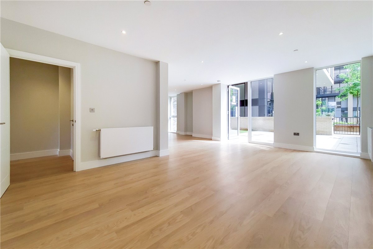 3 bedroom Maisonette, Greyhound Parade, Wimbledon Grounds, London, SW17 - , Image 1
