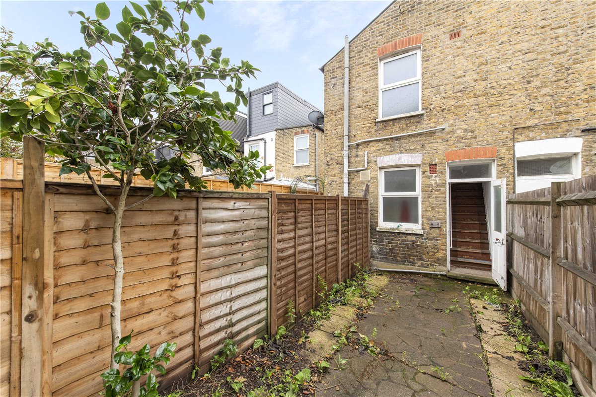 2 bedroom Maisonette, Loubet Street, London, SW17 - , Image 7