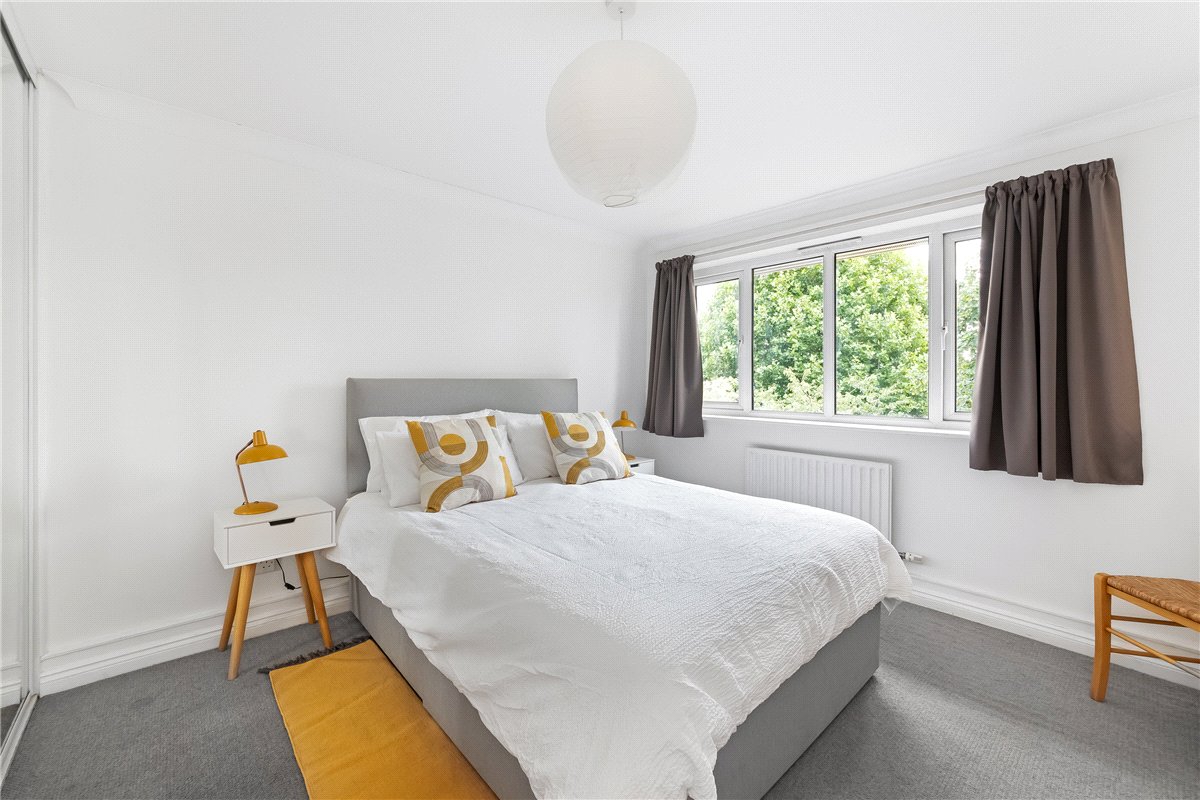 2 bedroom Flat, St. James's Drive, London, SW12 - Available, Image 4