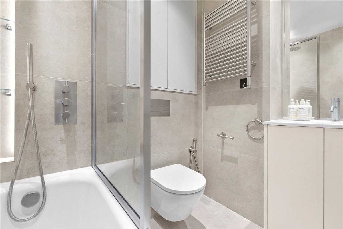 2 bedroom Flat, Portland Place, Marylebone, W1B - Available, Image 6