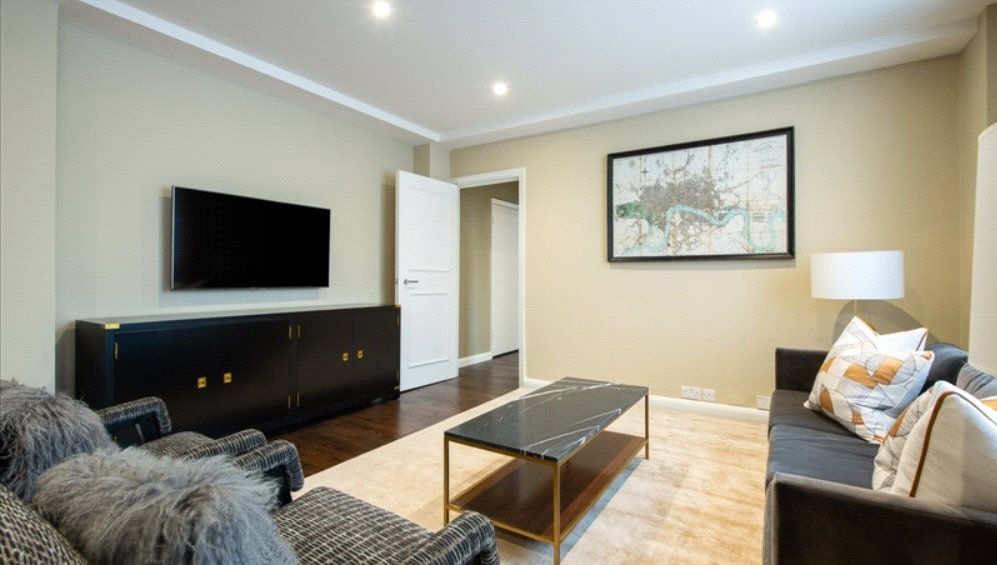 3 bedroom Flat, Hill Street, Mayfair, W1J - Available, Image 13
