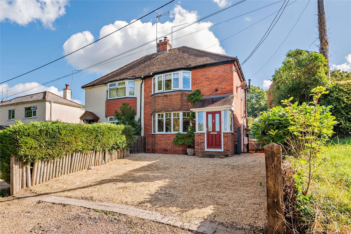 2 bedroom House, Pear Tree Lane, Newbury, RG14 - Sold STC