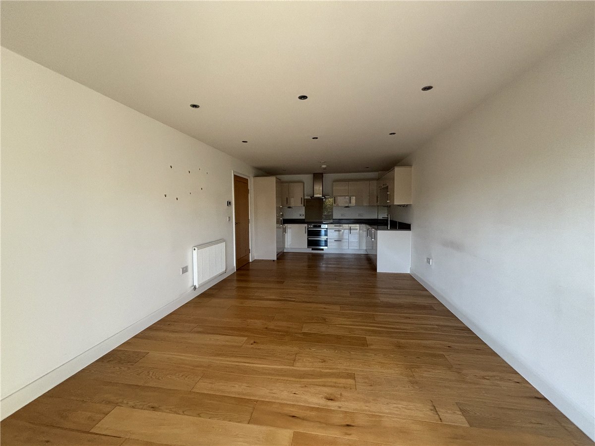 2 bedroom Flat, Racecourse Road, Newbury, RG14 - Let Agreed, Image 3