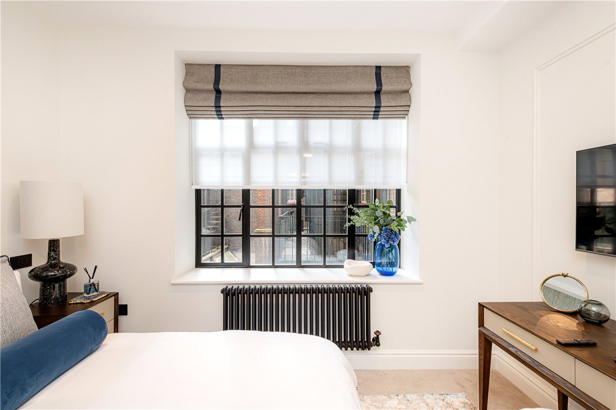 3 bedroom Flat, Curzon Street, Mayfair, W1J - Available, Image 16
