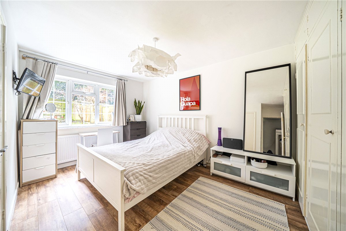 2 bedroom Maisonette, Dawn Gardens, Winchester, SO22 - Available, Image 6