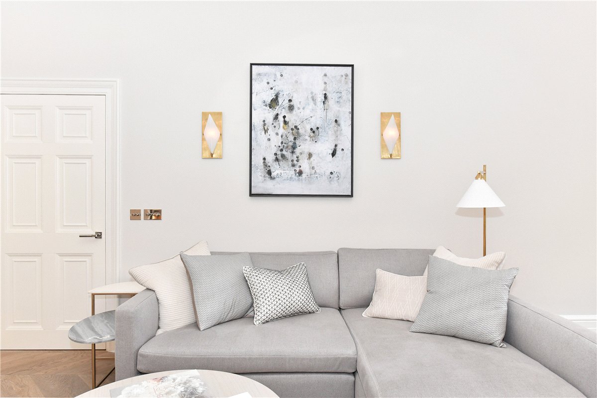 2 bedroom Flat, Mount Street, Mayfair, W1K - Available, Image 9