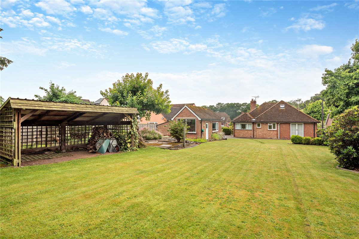 3 bedroom Bungalow, Long Lane, Hermitage, RG18 - Available, Image 14