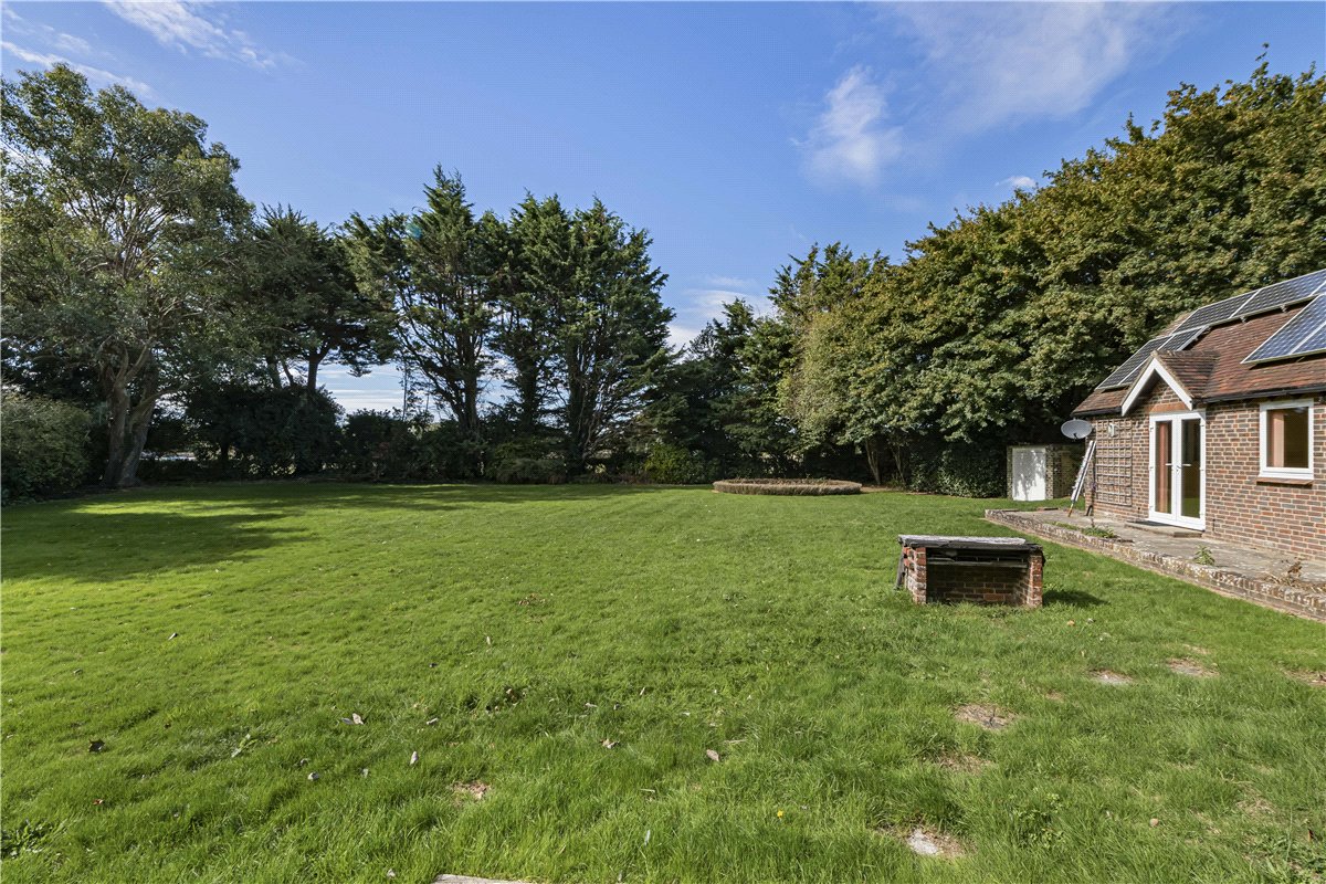 7 bedroom House, Tye Lane, Walberton, BN18 - Available, Image 2