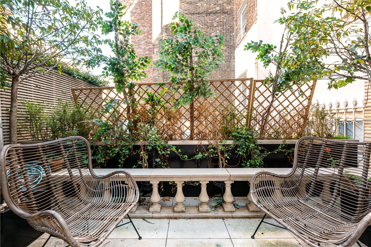 6 bedroom House, Chesterfield Hill, Mayfair, W1J - Available, Image 3