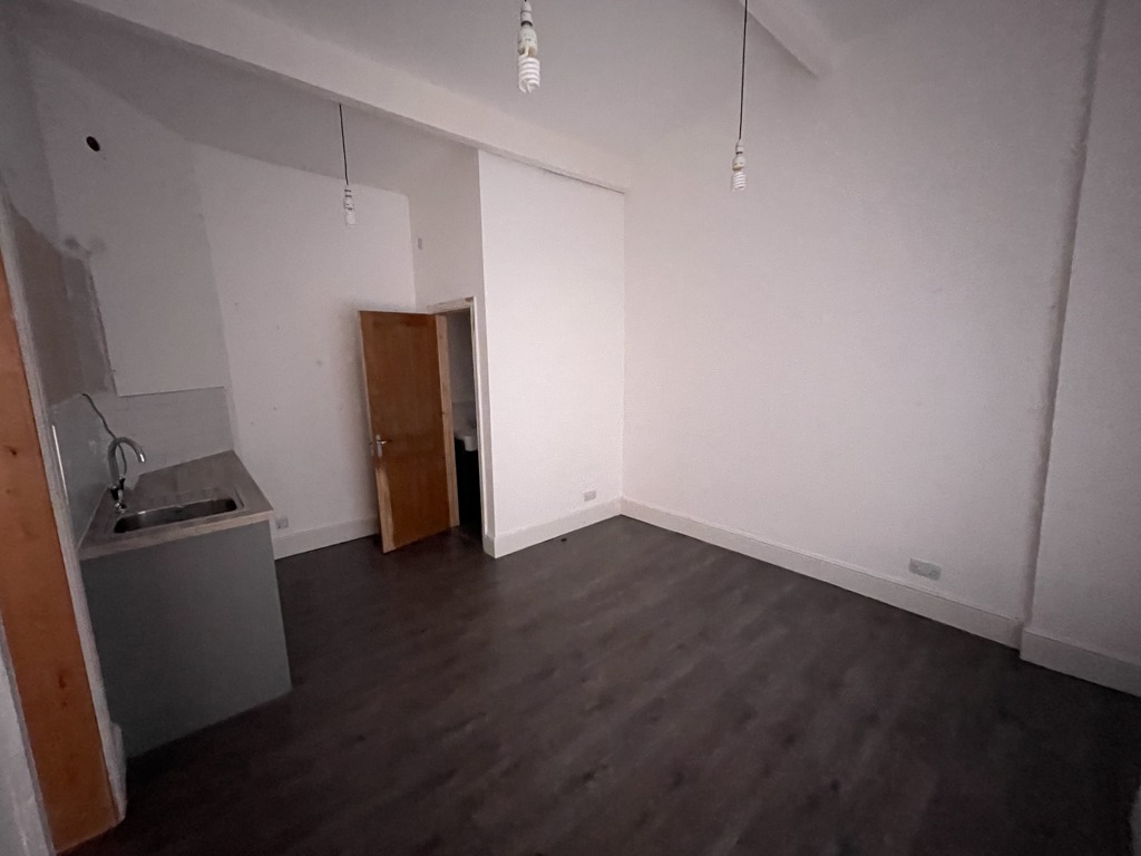 576 Sq Ft, 21-25 Headingley Lane, Leeds, LS6 - Available, Image 4