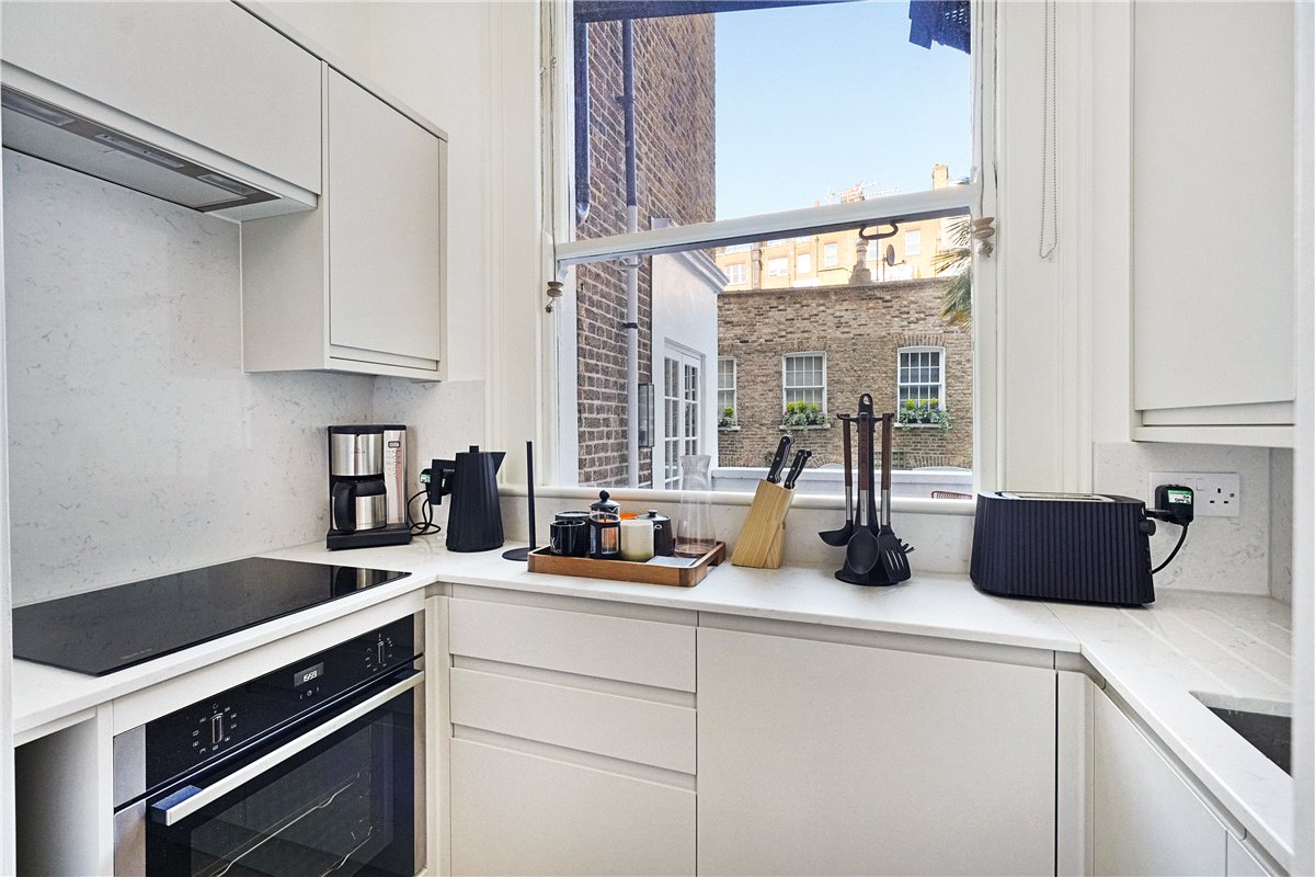 2 bedroom Maisonette, Beaufort Gardens, Knightsbridge, SW3 - Available, Image 20