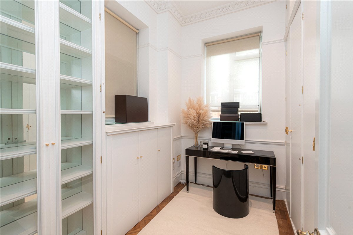 1 bedroom Flat, Upper Brook Street, Mayfair, W1K - Available, Image 16