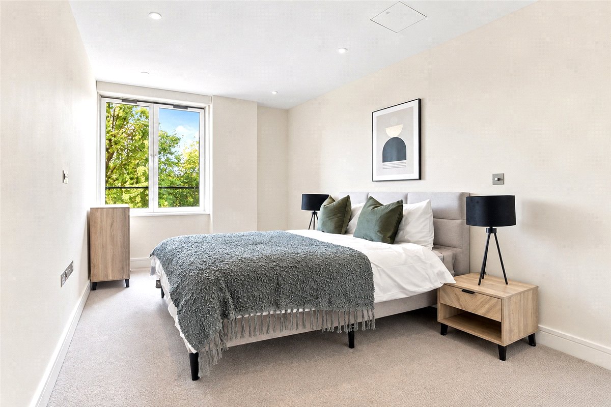 1 bedroom Flat, Broomhouse Lane, London, SW6 - Available, Image 6