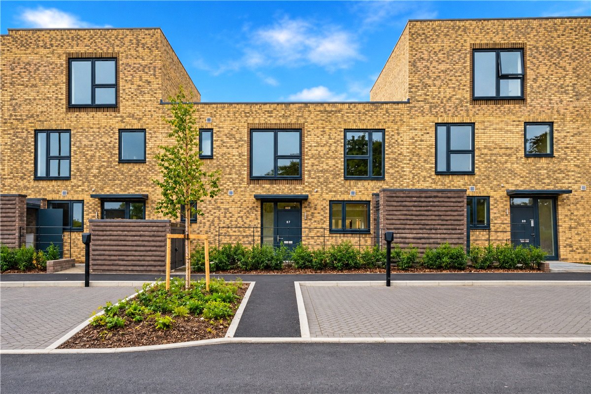 4 bedroom House, Ballast Road, Erith, DA8 - Available
