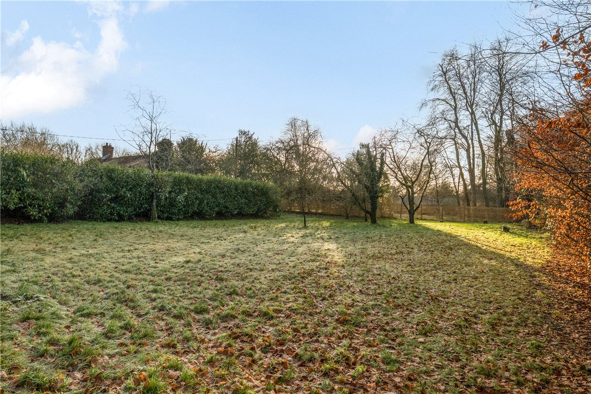 3 bedroom House, Westcourt, Burbage, SN8 - Sold STC, Image 3