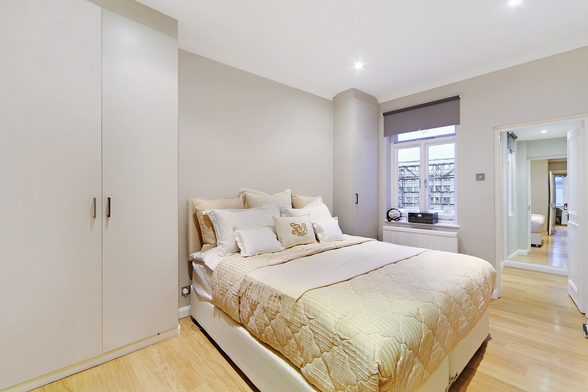 3 bedroom Flat, Ovington Square, London, SW3 - Available, Image 3
