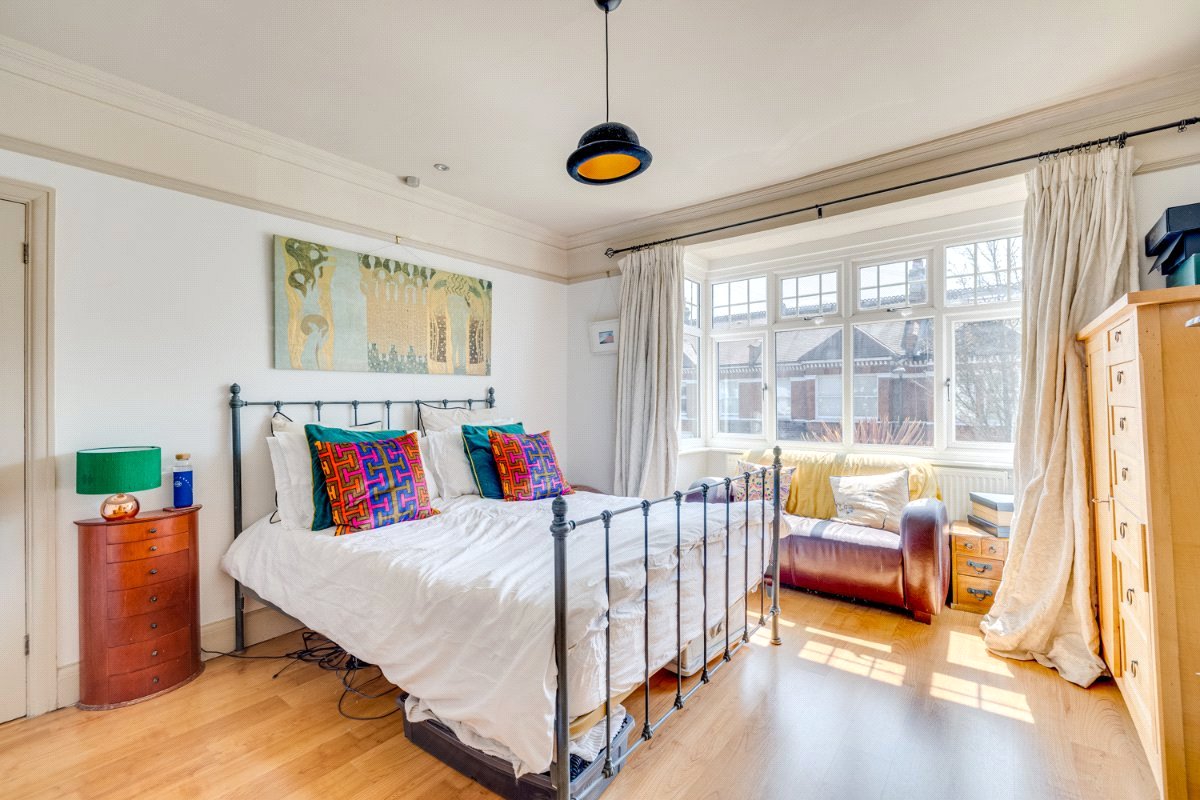 4 bedroom House, Kingsway, London, SW14 - Available, Image 5
