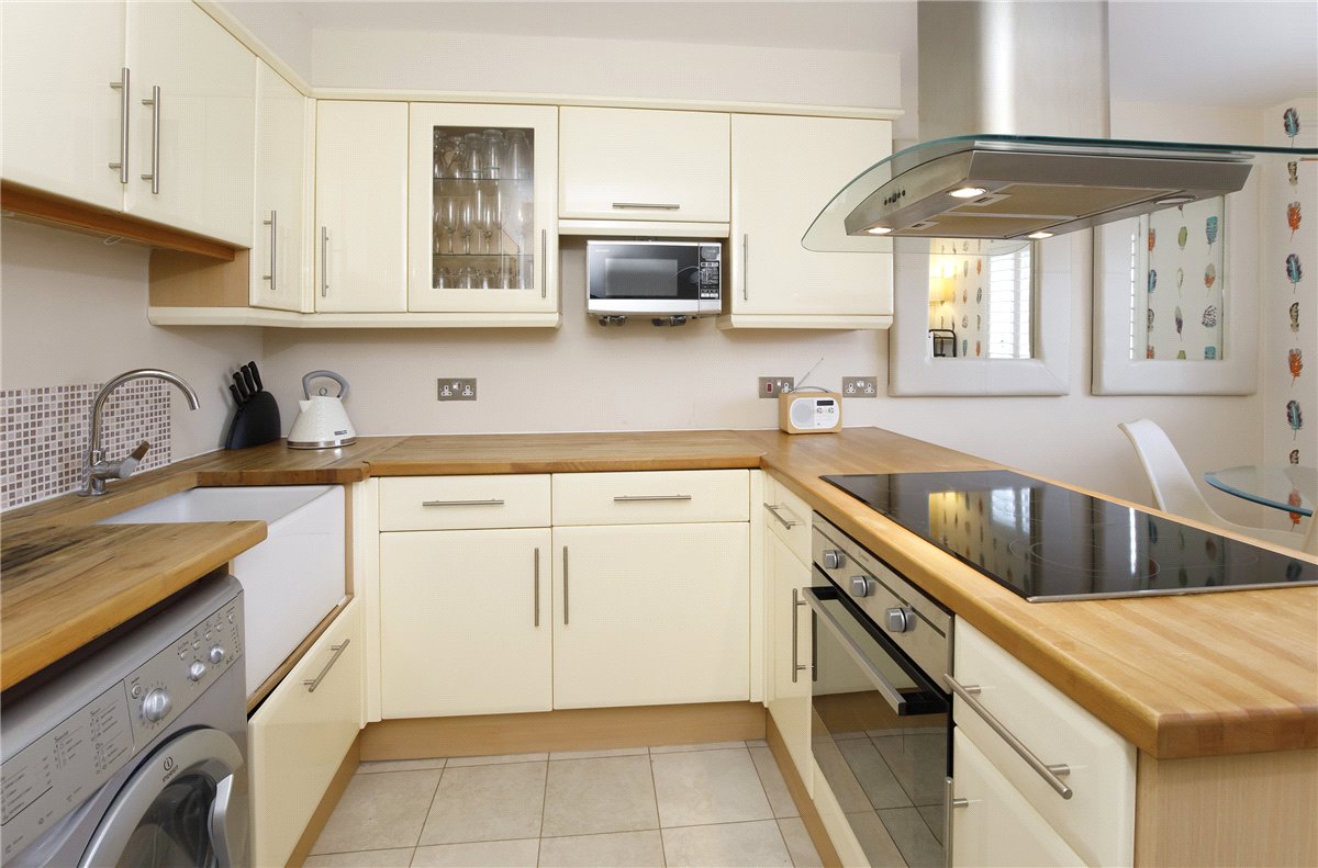 2 bedroom Flat, Postern Close, York, YO23 - , Image 2