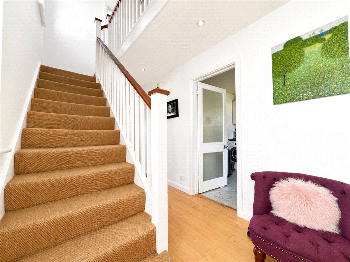3 bedroom House, Edgar Road, Winchester, SO23 - Available, Image 6