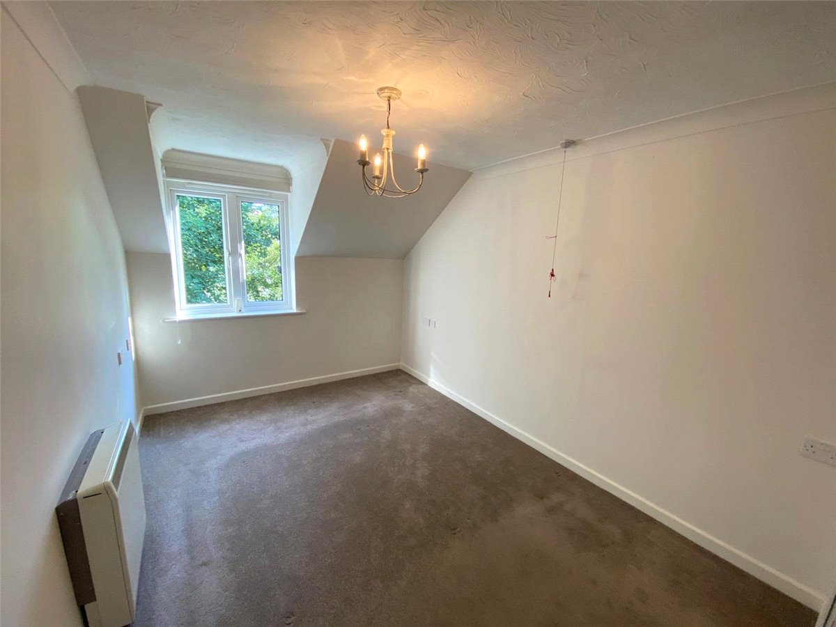 1 bedroom Flat, Kelham Gardens, Marlborough, SN8 - , Image 3