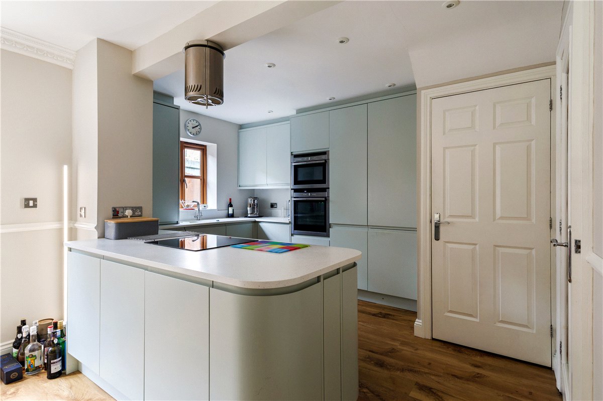 4 bedroom House, Cromwell Court, Marlborough, SN8 - Sold STC, Image 16