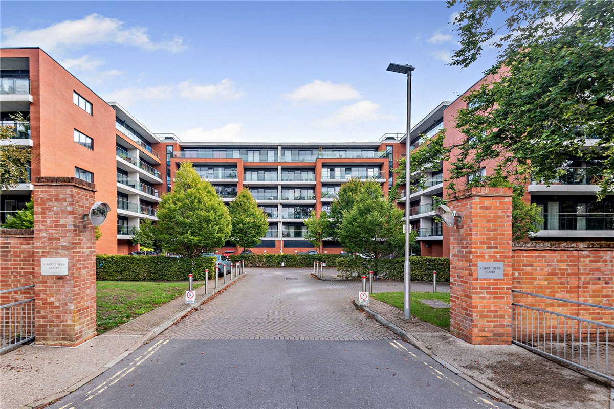 2 bedroom Flat, Racecourse Road, Newbury, RG14 - Available, Image 10