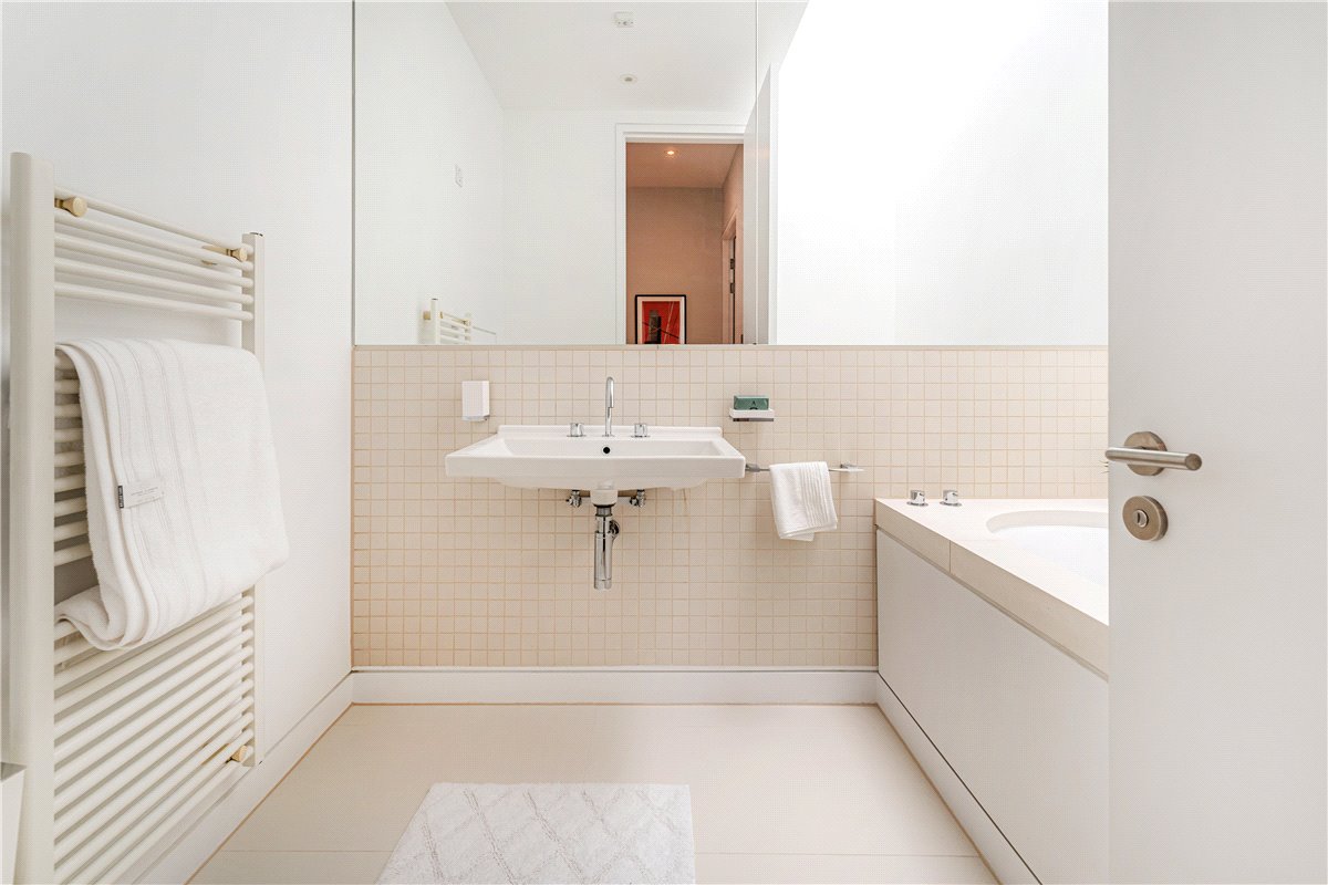 2 bedroom Flat, Market Place, Soho, W1W - Available, Image 7