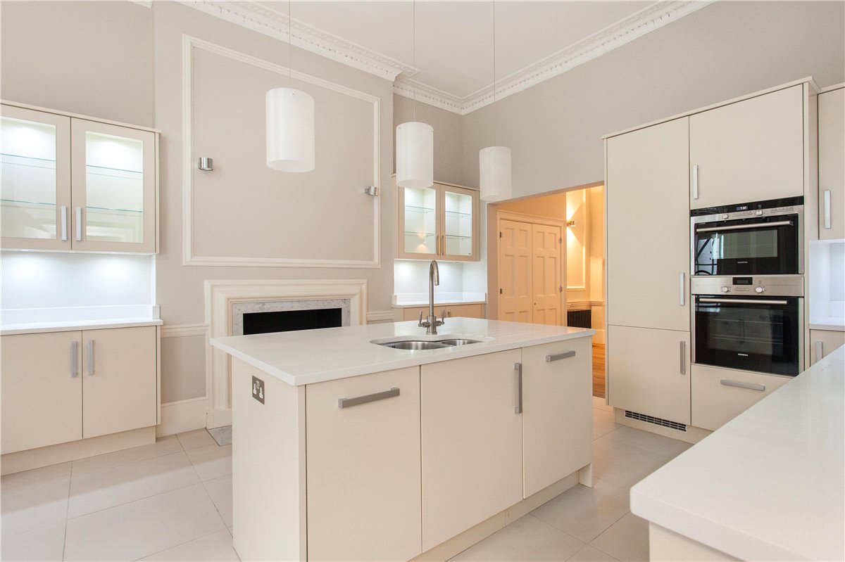 3 bedroom Flat, Gloucester Place, Marylebone, W1U - Available