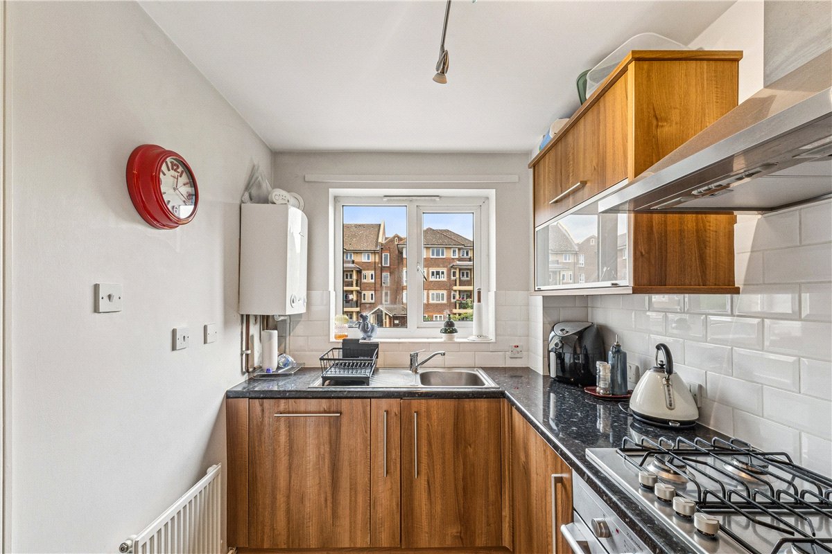 1 bedroom Flat, St. James's Drive, London, SW12 - Available, Image 4