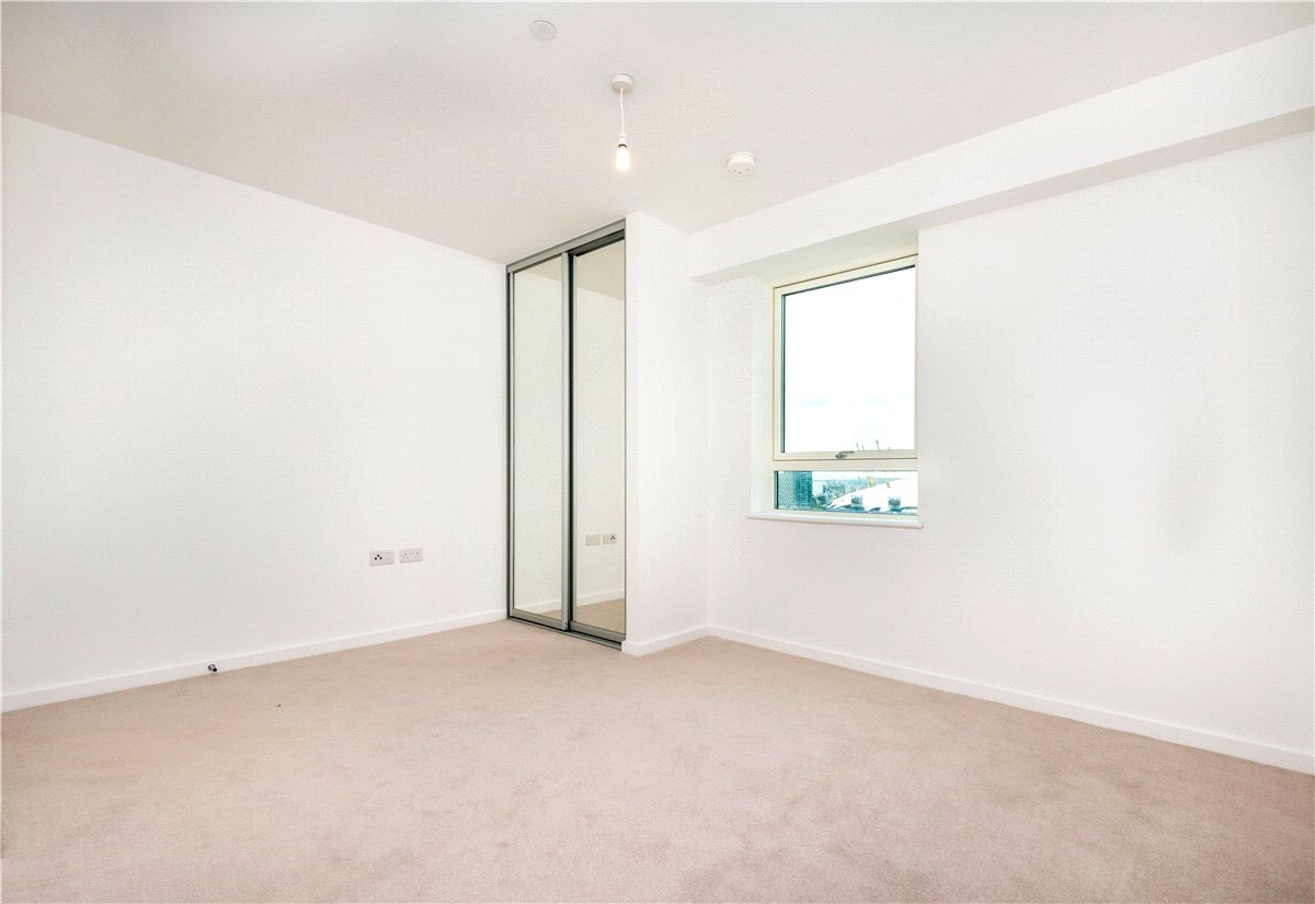 2 bedroom Flat, Heartwell Avenue, London, E16 - Let Agreed, Image 9
