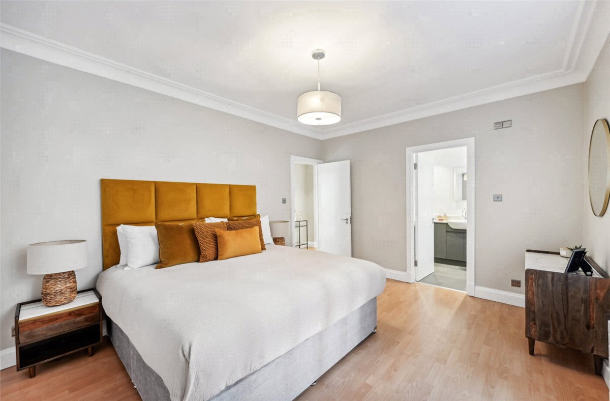 4 bedroom Flat, St Georges Court, Gloucester Road, SW7 - Available, Image 11