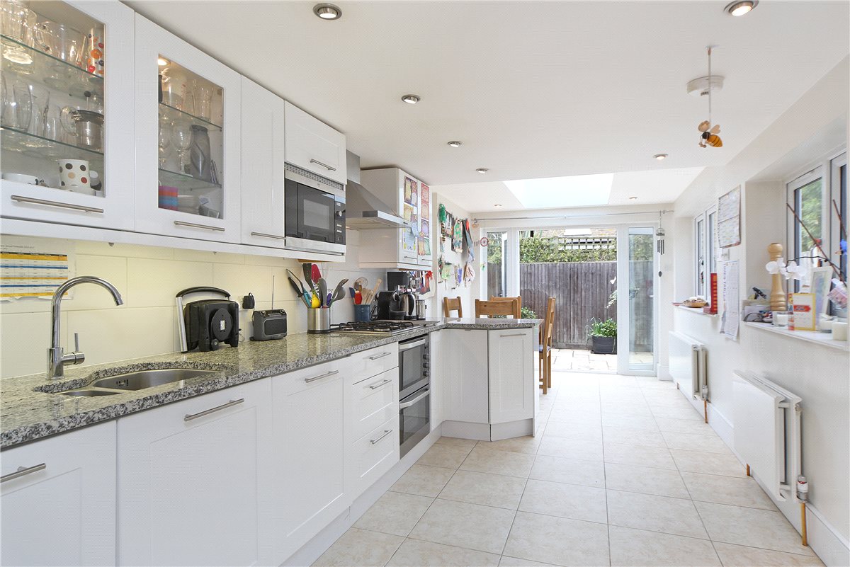 3 bedroom House, Mandrake Road, London, SW17 - 