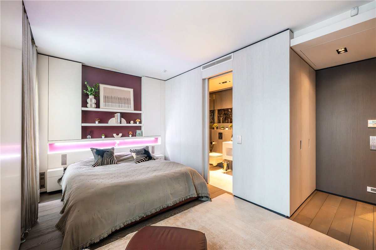 4 bedroom Flat, North Row, Mayfair, W1K - Available, Image 1