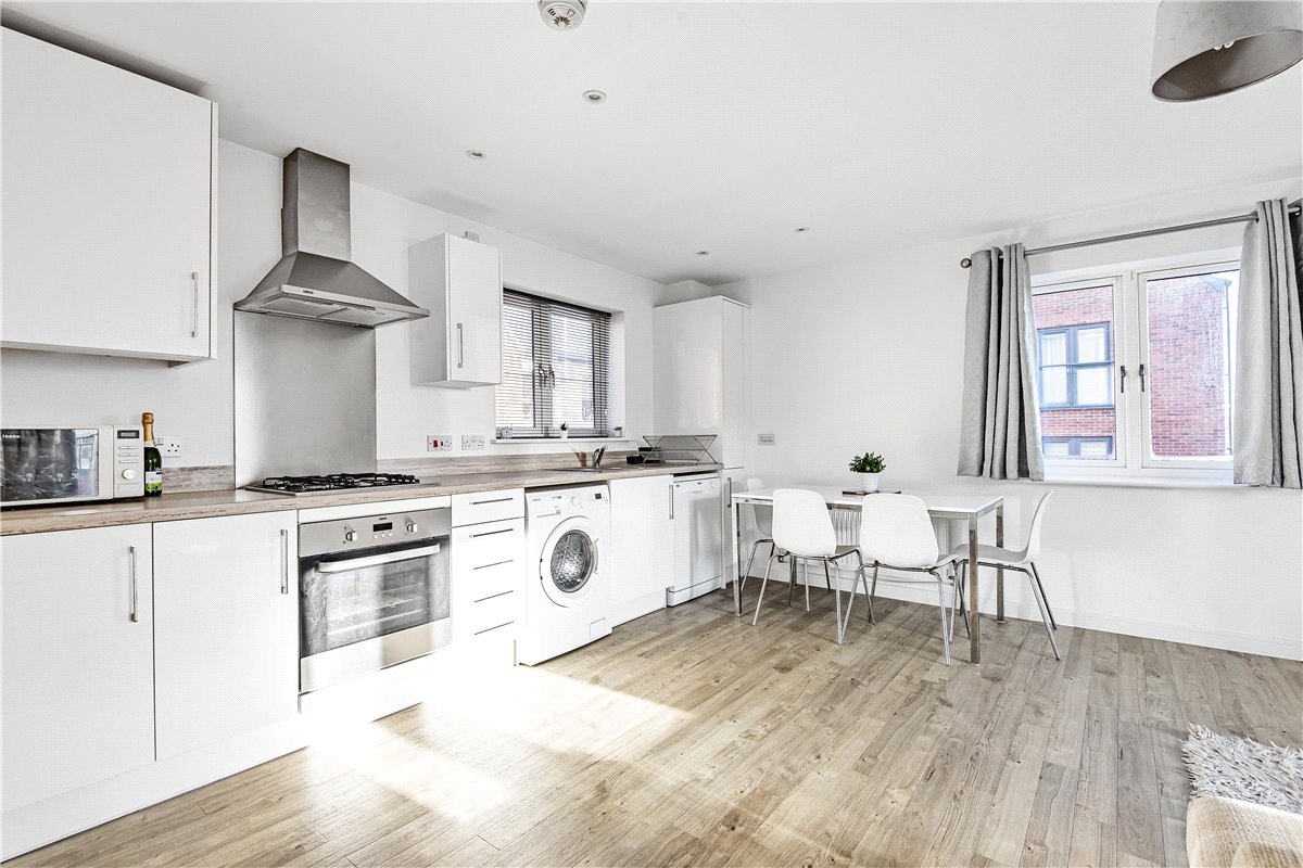 2 bedroom Flat, Vaynol Way, Whitehouse, MK8 - Let Agreed, Image 5