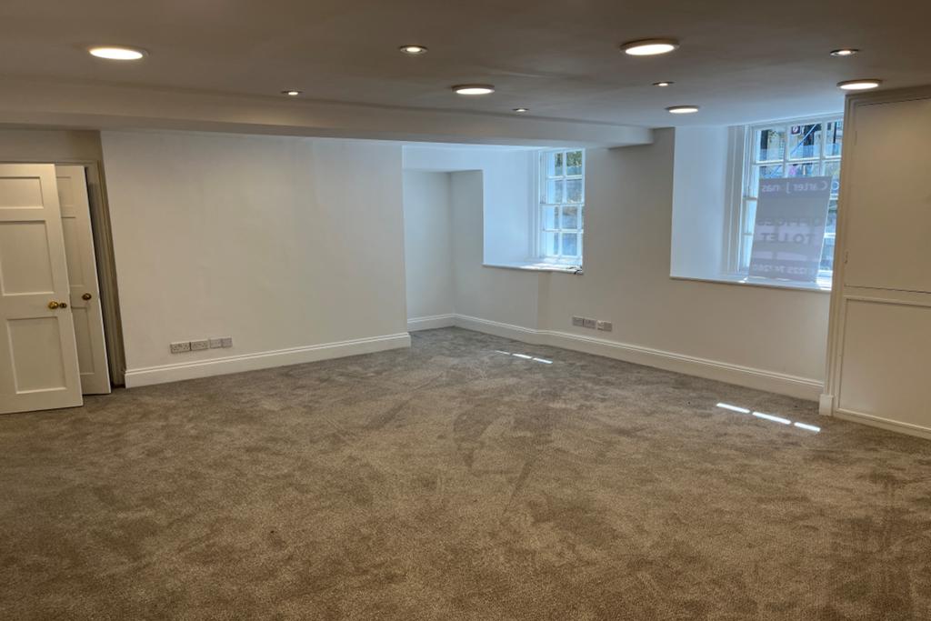 555 Sq Ft, 26 Queen Square, Bath, BA1 - Available, Image 3